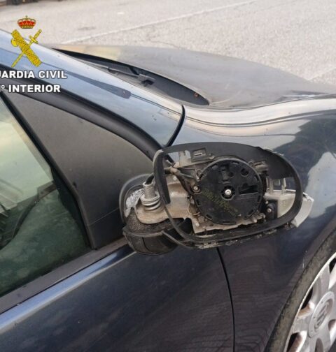 La Guardia Civil investiga a dos varones por delito de daños continuado en Baiona