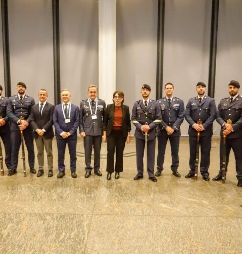 Lorenzana anuncia en Vigo que a comienzos de 2026 estarán disponibles las primeras ayudas para las empresas que participen en la Estrategia de Seguridad, Defensa y Aerospacio