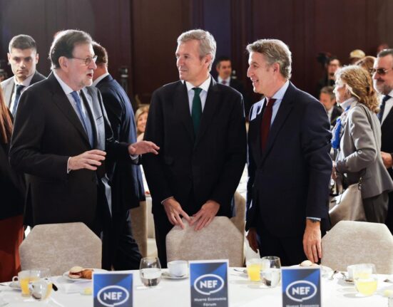 Rueda anuncia que la Xunta adquirirá bajos en desuso para convertirlos en vivienda pública y que ampliará las rebajas fiscales para compra de vivienda de segunda mano