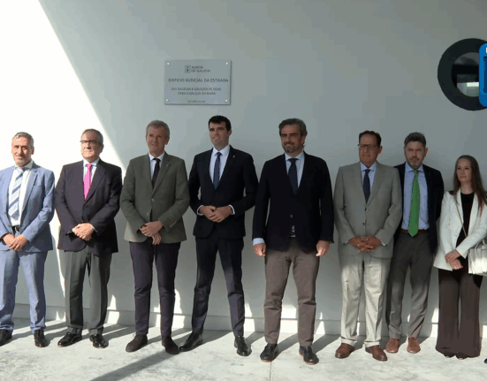 Rueda subraya el compromiso de la Xunta con la modernización de la Justicia con la inauguración del nuevo edificio judicial en A Estrada