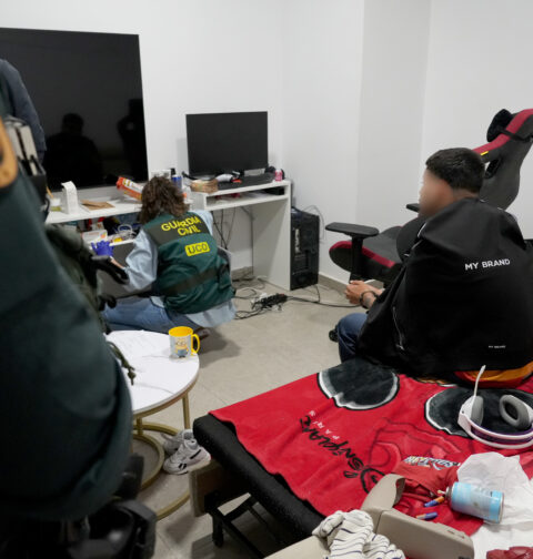 La Guardia Civil desmantela una red de phishing bancario y detiene al principal desarrollador de kits de robo de credenciales en España