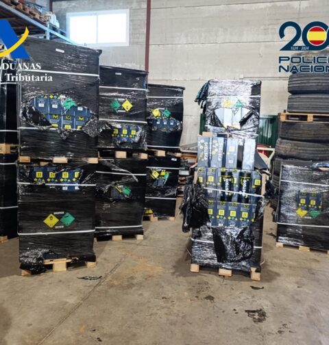 Desarticulada una organización criminal dedicada al contrabando internacional de tabaco y de óxido nitroso