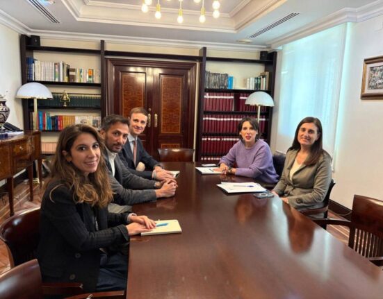 Lorenzana prosigue con Airbus la ronda de contactos con empresas que puedan participar en la Estratexia de Seguridade, Defensa e Aerospazo de la Xunta