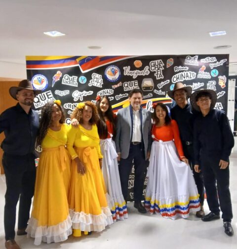 La Xunta reafirma en Vigo su apoyo a los gallegos retornados de Venezuela y también a los venezolanos que están escogiendo Galicia como lugar para vivir