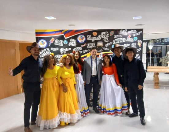 La Xunta reafirma en Vigo su apoyo a los gallegos retornados de Venezuela y también a los venezolanos que están escogiendo Galicia como lugar para vivir