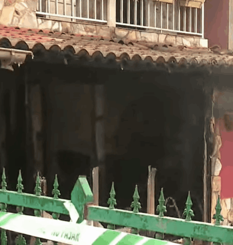 Una persona falleció y seis resultaron afectadas en un incendio que quemó los adornos de Nadal de una vivienda en Palas de Rei