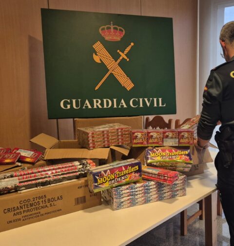 La Guardia Civil denuncia a un bazar de Gondomar por venta y almacenamiento de artículos pirotécnicos sin autorización ni medidas de seguridad