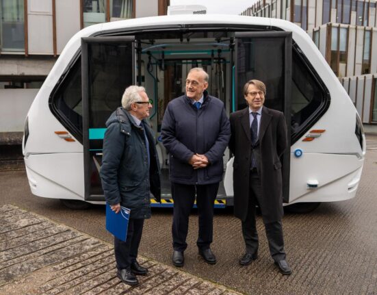 Corgos destaca la colaboración público-privada en el ámbito de la inteligencia artificial y la innovación como clave para sectores estratégicos como la automoción