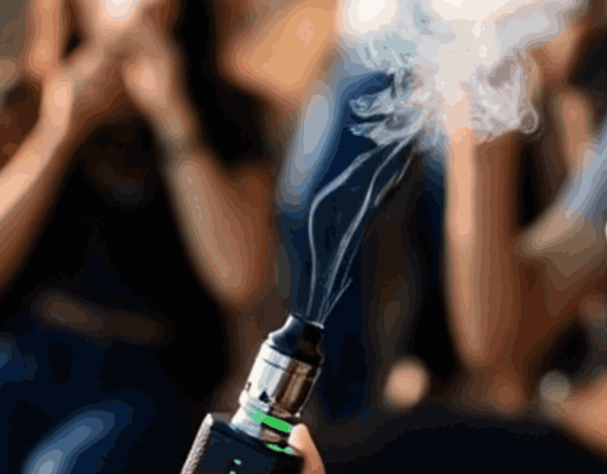 La Xunta publica la ley de protección de la salud que convertirá a galicia en la primera comunidad en prohibir el consumo de bebidas energéticas y vapeadores a menores