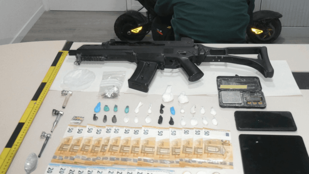 La Guardia Civil de Pontevedra desarticula tres puntos de venta de droga en la provincia