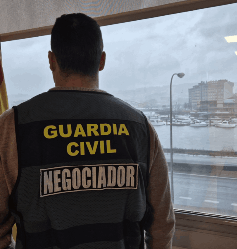 El negociador de la Guardia Civil de Pontevedra logra que un varón armado se entregue en Gondomar