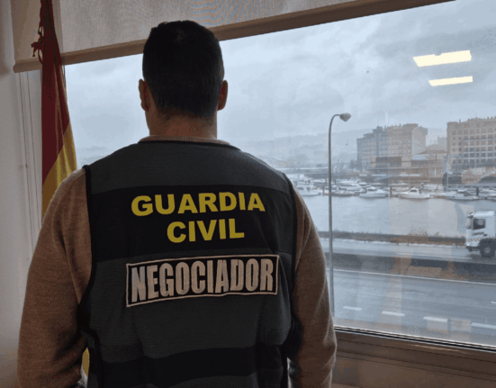 El negociador de la Guardia Civil de Pontevedra logra que un varón armado se entregue en Gondomar