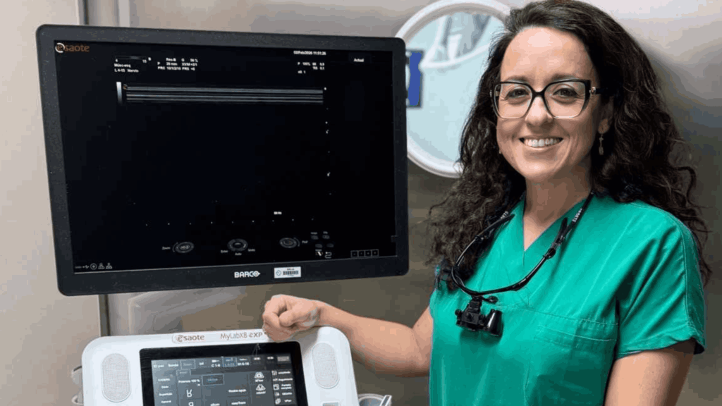 La traumatóloga Patricia Balvis realiza su tesis doctoral sobre la cirugía percutánea ecoguiada en el tratamiento del túnel carpiano