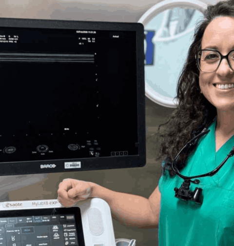 La traumatóloga Patricia Balvis realiza su tesis doctoral sobre la cirugía percutánea ecoguiada en el tratamiento del túnel carpiano
