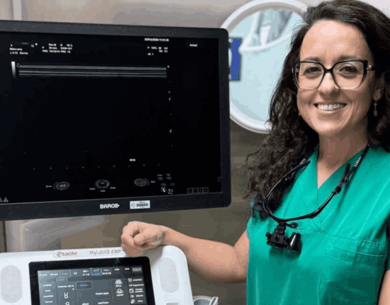 La traumatóloga Patricia Balvis realiza su tesis doctoral sobre la cirugía percutánea ecoguiada en el tratamiento del túnel carpiano