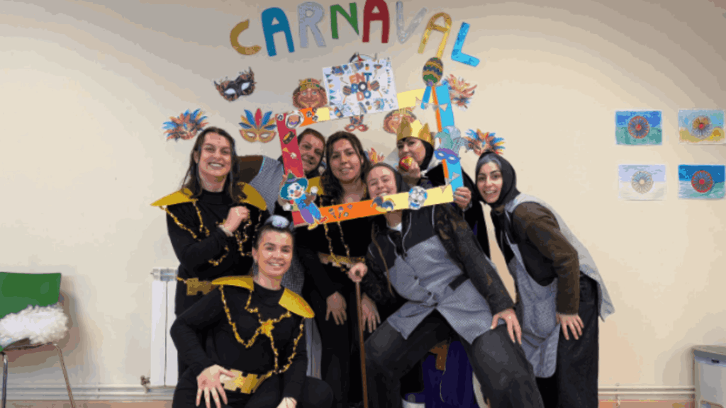 El Centro de Atención de Día de Cáritas Tui-Vigo cierra el Carnaval reafirmando su compromiso con la infancia