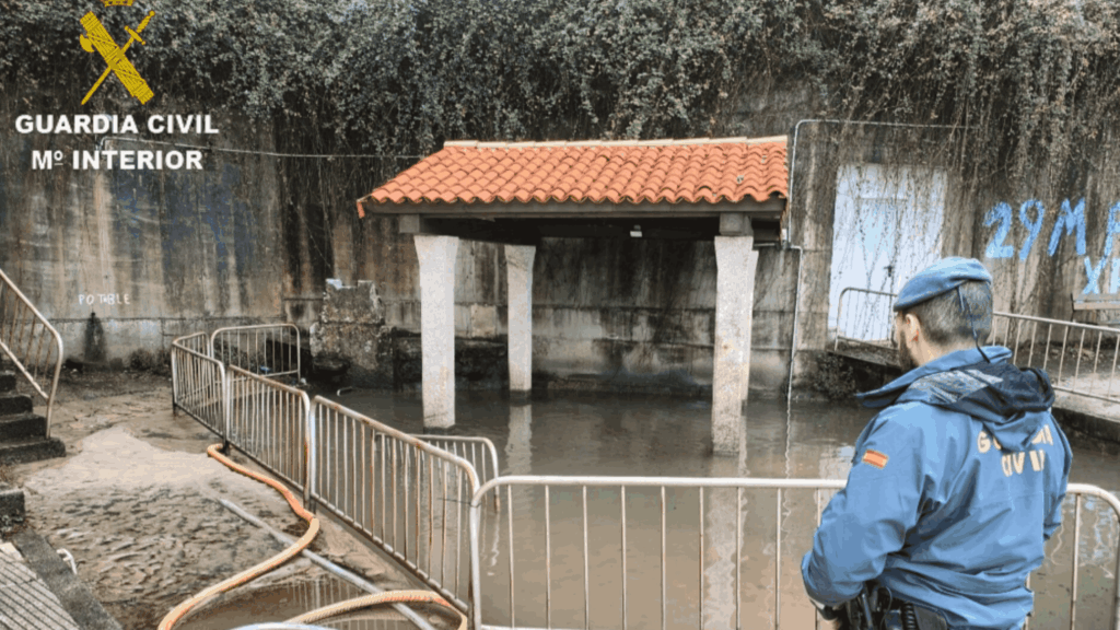 El Seprona de la Guardia Civil denuncia un vertido en un lavadero de Cangas