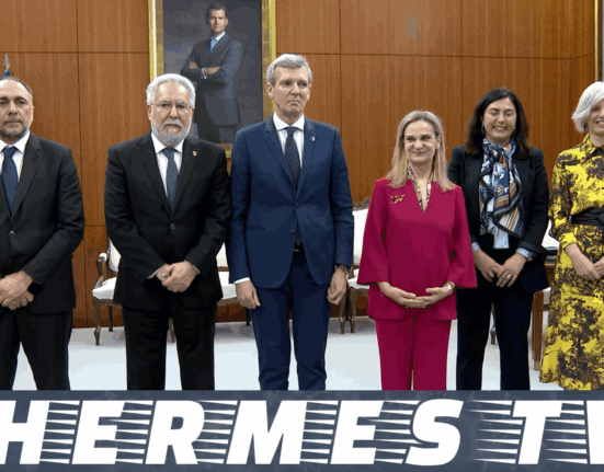 Rueda asiste al acto de toma de posesión de la Valedora do Pobo