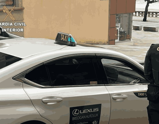 La Guardia Civil de Sanxenxo investiga a un varón por presunto delito de daños a un taxi