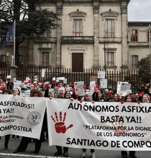 La Plataforma por la Dignidad de los Autónomos 30N celebra el éxito de la movilización nacional de autónomos del 2 de marzo pese a celebrarse en jornada laboral.