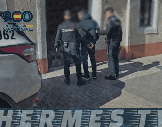 La Policía Nacional detiene a un varón que se ocultó en un domicilio tras apuñalar en repetidas ocasiones a su expareja