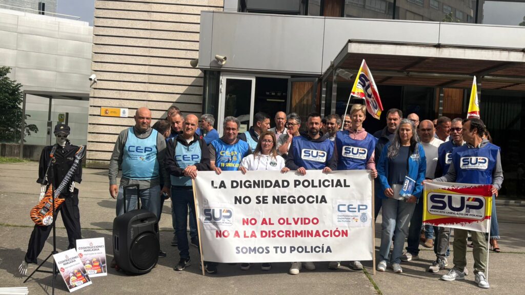 Los policías nacionales de Vigo y Redondela indignados con Interior por la falta de medios y recursos para atender las necesidades policiales de estas dos localidades.