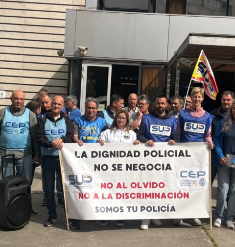 Los policías nacionales de Vigo y Redondela indignados con Interior por la falta de medios y recursos para atender las necesidades policiales de estas dos localidades.