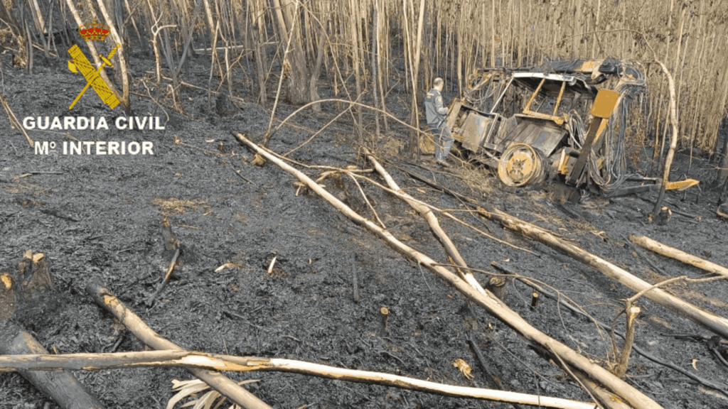 La Guardia Civil investiga a dos varones por un presunto delito de incendio forestal en Ponteareas