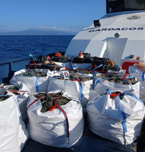 El Servicio de Guardacostas de Galicia incauta más de 267 kilos de pulpo y 561 cacharros en la Ría de Arousa y en la zona de A Guarda a pocos días de que finalice la veda