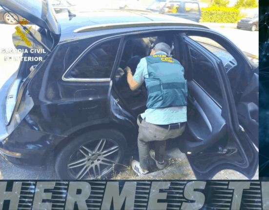 La Guardia Civil desarticula un grupo criminal vinculado al atraco de una sucursal bancaria en Pazos de Borbén