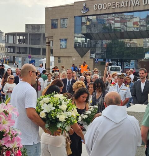 Marta Villaverde y María Allegue participan en el Día del Carmen en el puerto de Vigo