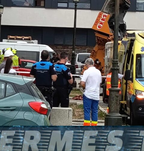 Un trabajador herido tras caer desde una grúa en la calle del Arenal en Vigo
