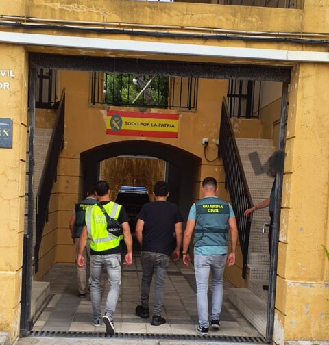 La Guardia Civil detiene a un vecino de Sanxenxo por la comisión de numerosos incendios forestales