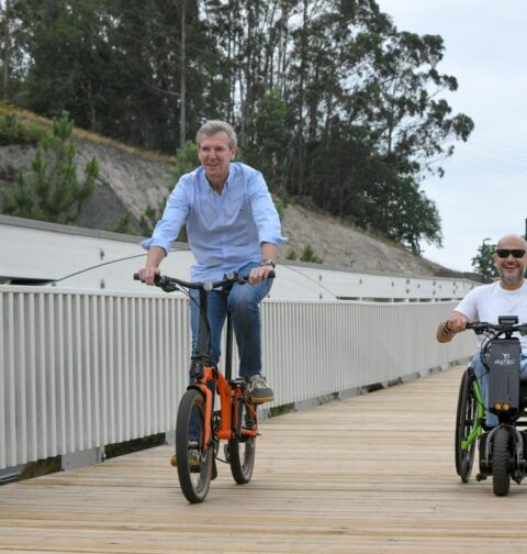 Rueda destaca que la senda peatonal y ciclista entre O Milladoiro y Santiago es ya una opción frente al vehículo particular