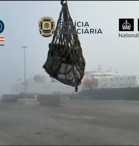 Intervenidas cinco toneladas de cocaína en un portacontenedores contaminado con el método de los "micos"