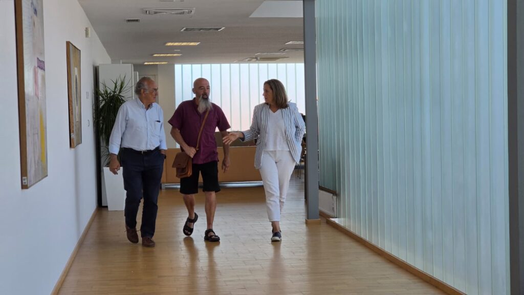 Luisa Sánchez "Diputación" y la AVC Casco Vello exploran fórmulas de colaboración para hacer crecer la Reconquista de Vigo