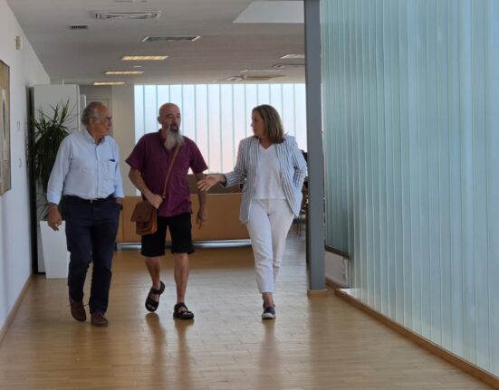 Luisa Sánchez "Diputación" y la AVC Casco Vello exploran fórmulas de colaboración para hacer crecer la Reconquista de Vigo