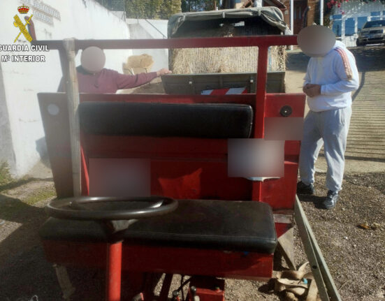 La Guardia Civil investiga en Arbo a un joven por conducir un motocultor sin haber obtenido el permiso correspondiente