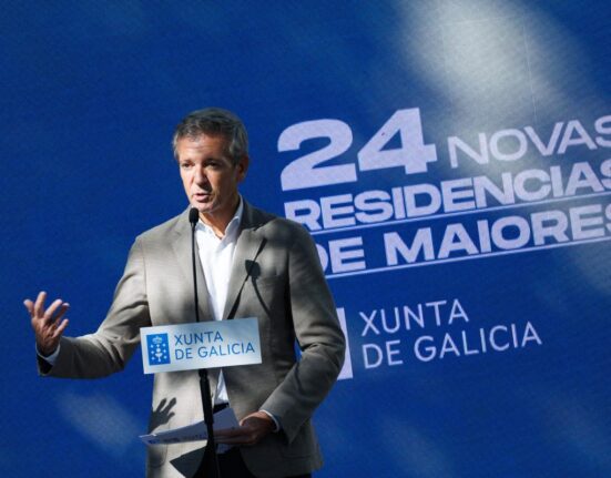 Rueda avanza que el 100% de los ayuntamientos seleccionados ya se adhirieron al nuevo Proyecto de residencias de mayores de la Xunta que creará más de 1.800 plazas