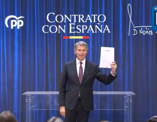 Feijóo firma el contrato para gobernar el cambio: “Mi mayor ambición es lograr que la palabra de un presidente vuelva a tener valor”