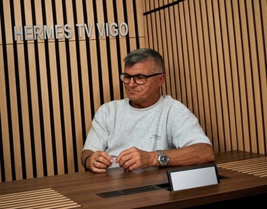 Antonio Juste denuncia 100 demandas contra el Ayuntamiento de Vigo por las primas de jubilación de policías y bomberos